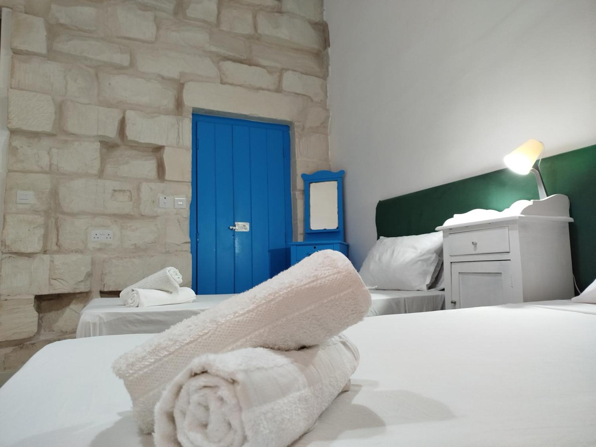 Limestone Sun Suites Sliema Oda fotoğraf
