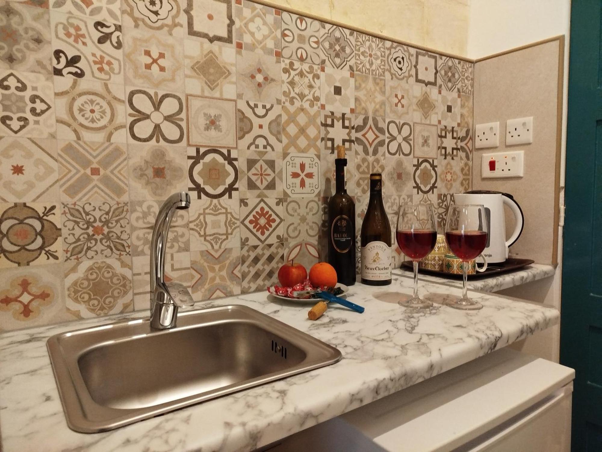 Limestone Sun Suites Sliema Oda fotoğraf